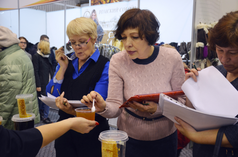 Томские специалисты выступили экспертами на межрегиональной выставке
